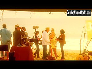 Jennifer Sky bikini, Sexy scene in Never Die Alone (2004) 15