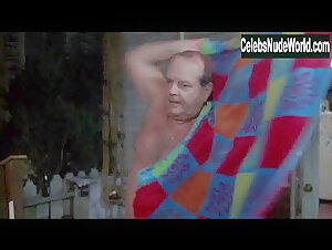 Kathy Bates Nude, breasts scene in About Schmidt (2002) 20