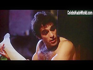 Jill Clayburgh underwear, breasts scene in An Unmarried Woman (1978) 13