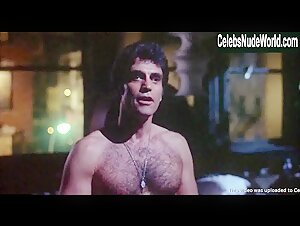 Jill Clayburgh underwear, breasts scene in An Unmarried Woman (1978) 5