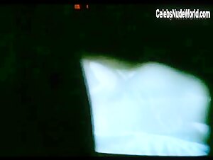 Kelly Rutherford breasts, Nude scene in Angels Don't Sleep Here (2000) 3