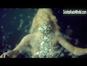 Gillian Anderson Sexy scene in Hannibal (2014-2015) 17