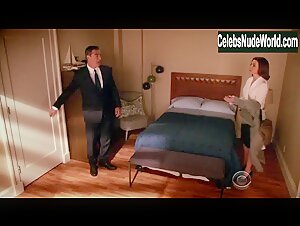 Julianna Margulies Lingerie , Striptease scene in The Good Wife (2012-2015) 1