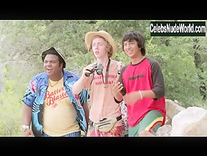 Julin bikini, Sexy scene in Austin High (2011) 5