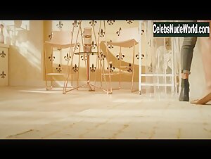 Carly Hughes, Jessica St. Clair lesbian, Sexy scene in American Housewife (2016-2018) 6