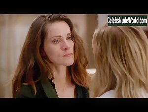 Jessica Capshaw, Stefania Spampinato Lesbian , Kissing scene in Grey's Anatomy (2005-2021) 16