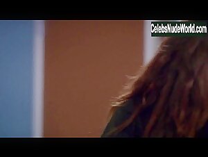 Jessica Capshaw, Stefania Spampinato Sensual , Kissing scene in Grey's Anatomy (2005-2021) 9