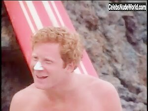 Linda Purl bikini, Sexy scene in Crazy Mama (1975) 17