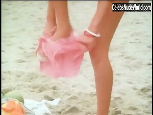 Linda Purl bikini, Sexy scene in Crazy Mama (1975) 19