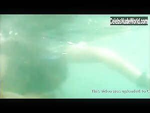 Laura Nativo Sexy, bikini scene in Aquanoids (2003) 11