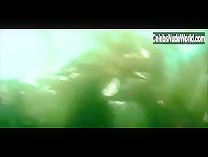 Laura Nativo Sexy, bikini scene in Aquanoids (2003) 9