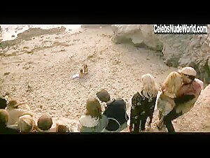 Leigh Taylor-Young Public Nudity , Beach scene in I Love You, Alice B. Toklas! (1968) 14