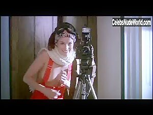 Laura Leighton Sexy scene in Seven Girlfriends (1999) 10