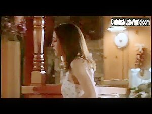Lindsay Sloane Sexy scene in Seven Girlfriends (1999) 17