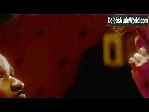 Lisa Nicole Carson Attractive,underclothing scene in Devil in a Blue Dress (1995) 18