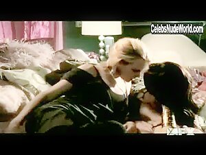 Laura Allen Sexy, lesbian scene in Dirt (2007-2008) 7