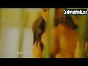 Lindsay Price Sexy,underwear scene in Lipstick Jungle (2008) 18