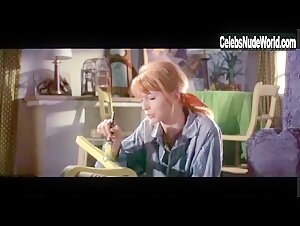 Leigh Taylor-Young breasts, Nude scene in The Buttercup Chain (1970) 11