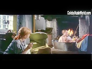 Leigh Taylor-Young breasts, Nude scene in The Buttercup Chain (1970) 17