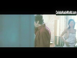 Leah Cairns Nude, butt scene in 88 Minutes (2007) 14