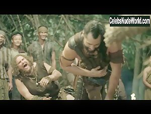 Krystal Vee Athletic , Fighting scene in The Scorpion King 3: Battle for Redemption (2012) 13