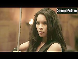 Krystal Vee Blonde , Fighting scene in The Scorpion King 3: Battle for Redemption (2012) 19