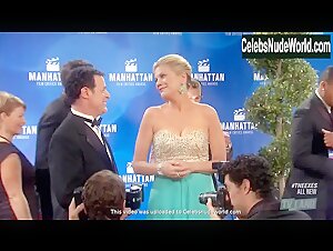 Kristen Johnston Sexy scene in The Exes (2015) 14