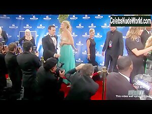 Kristen Johnston Sexy scene in The Exes (2015) 15
