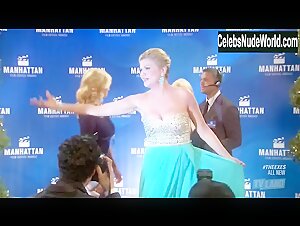 Kristen Johnston Sexy scene in The Exes (2015) 20