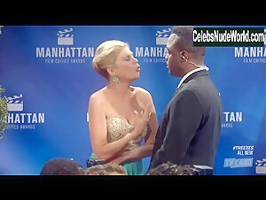 Kristen Johnston Sexy scene in The Exes (2015) 7