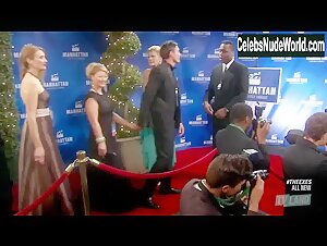 Kristen Johnston Sexy scene in The Exes (2015) 9