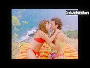Megan Mullally bikini, Sexy scene in Last Resort (1986)