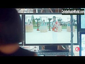 Lindsay Musil, Monica Barbaro, Meagan Tandy, Karissa Tynes bikini, Sexy scene in UnREAL (2015-2018) 1