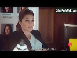 Lindsay Musil, Monique Ganderton in UnREAL (2015-2018) 6