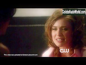 Melissa Roxburgh underwear, Sexy scene in The Tomorrow People (2014) 10