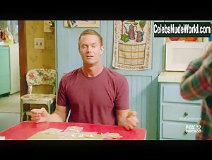 Martha Plimpton bikini, Sexy scene in Raising Hope (2014) 18