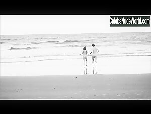Markéta Irglová butt, bush scene in The Swell Season (2011) 14