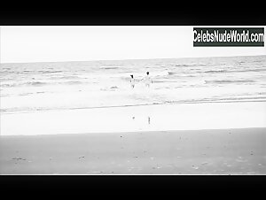 Markéta Irglová butt, bush scene in The Swell Season (2011) 18