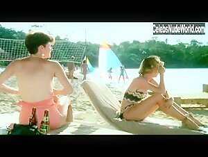 Mary Gross breasts, Nude scene in Club Paradise (1986) 6