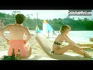 Mary Gross Sexy scene in Club Paradise (1986) 2
