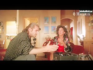 Mercedes Ruehl Sexy Dress , Cleavage scene in The Fisher King (1991) 20