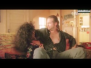 Mercedes Ruehl Sexy Dress , Cleavage scene in The Fisher King (1991) 6