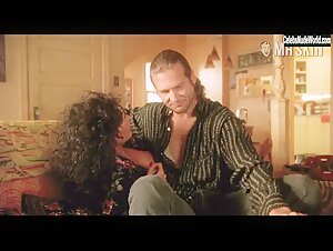 Mercedes Ruehl Sexy Dress , Cleavage scene in The Fisher King (1991) 8