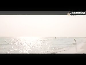 Francie Swift bikini, Sexy scene in World Traveler (2001) 2