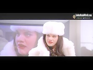 Kristen Johnston Sexy scene in Austin Powers: The Spy Who Shagged Me (1999)