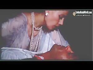 Claudine Auger Sexy scene in Aragosta a colazione (1982) 3