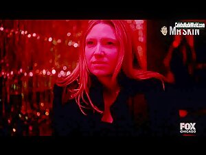 Kelly Briter lesbian, underwear scene in Fringe (2008-2011) 16