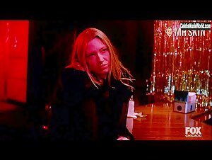 Kelly Briter lesbian, underwear scene in Fringe (2008-2011) 7