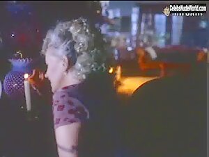 Karen Elkin breasts, Nude scene in The Hunger (1997-2000) 11