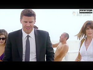 Gina La Piana Sexy, bikini scene in Bones (2005-2016) 1